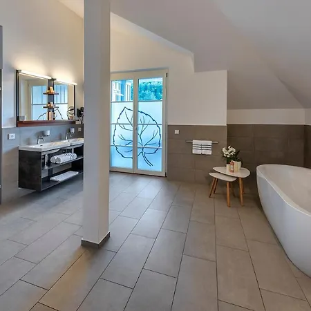Seehotel Linde 4* Bodman-Ludwigshafen