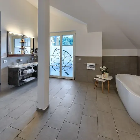 מלון Seehotel Linde